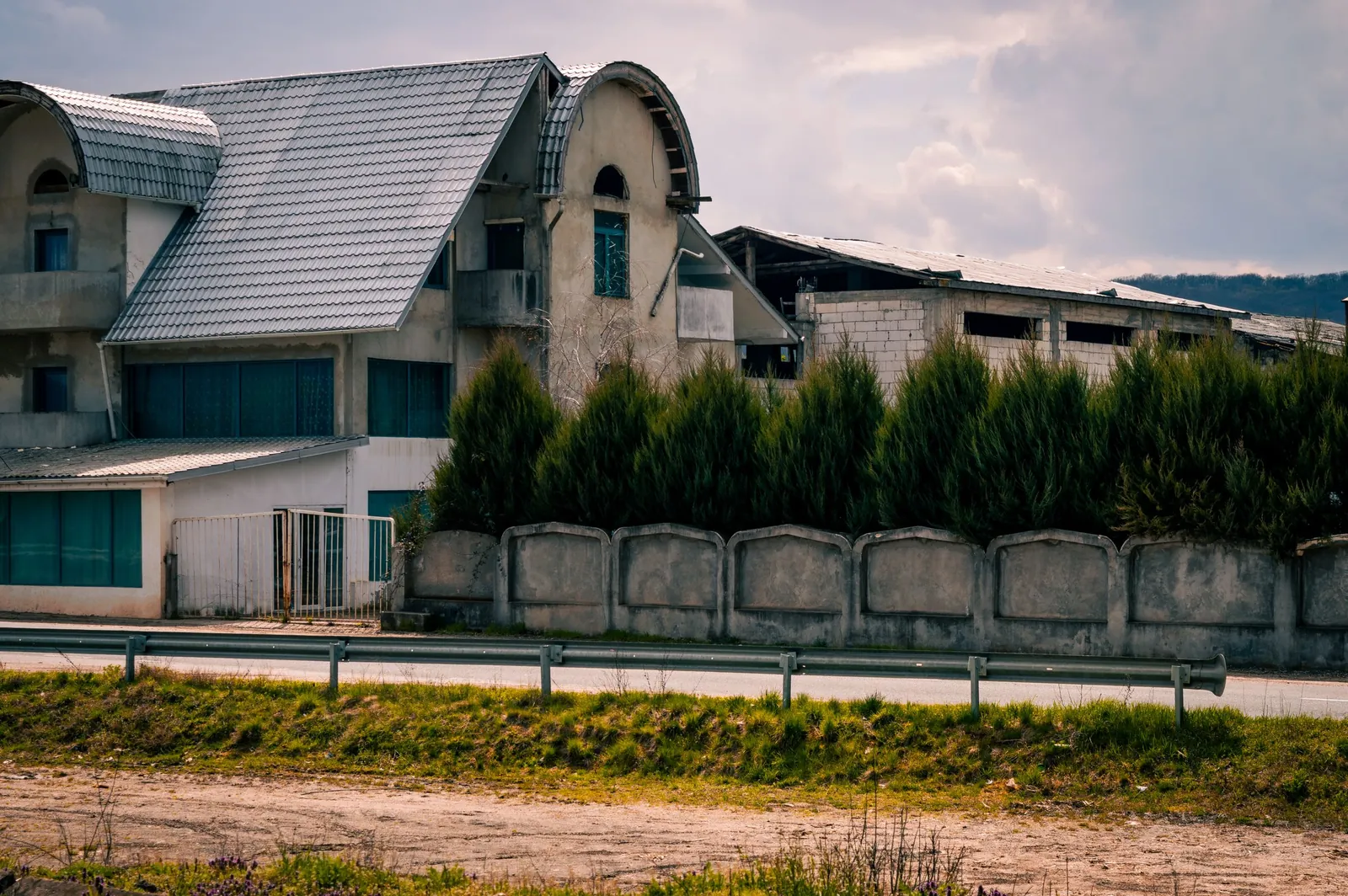 Gard din plăci de beton — exemplu, fotografia 2